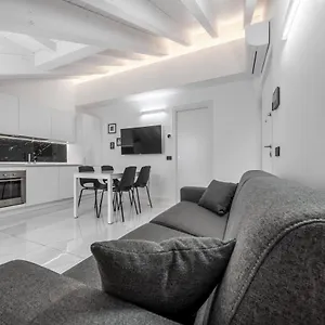 https://casa-da-suite-futura.it-lombardy.com